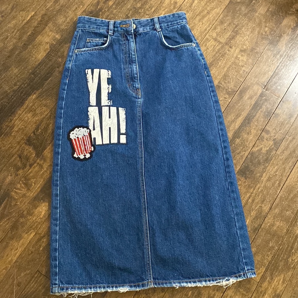 Zara “Yeah” popcorn denim jean midi skirt size XS